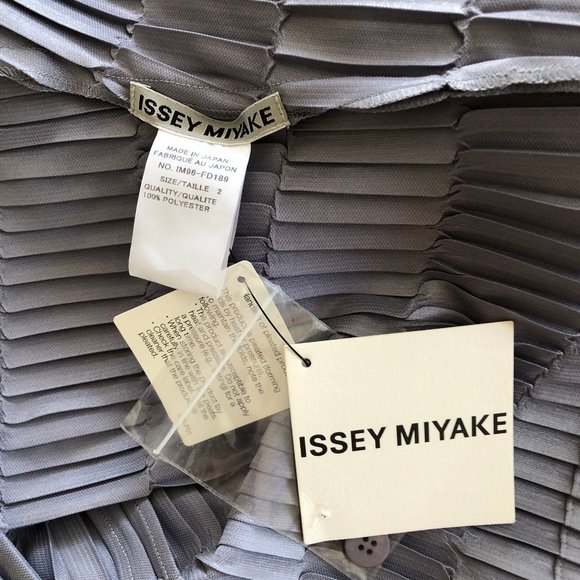 NWT Issey Miyake wave stripe pale grey cardigan blouse - Picture 10 of 13